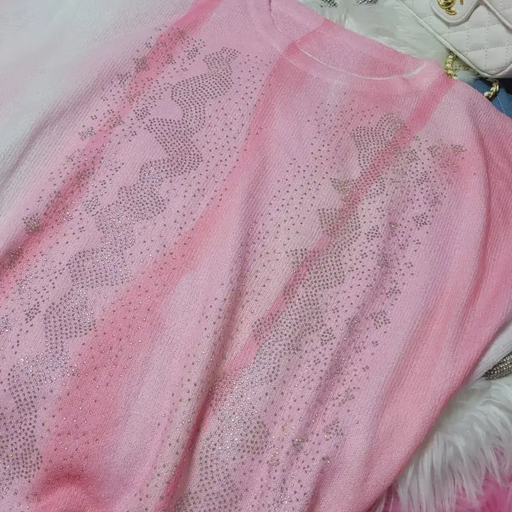 [BUNJANG] Pink Stone Embellished Knit T-shirt / 핑크 스톤 장식 니트 티셔츠