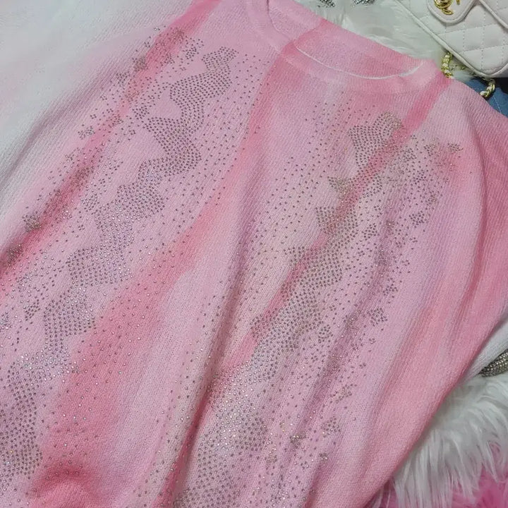[BUNJANG] Pink Stone Embellished Knit T-shirt / 핑크 스톤 장식 니트 티셔츠