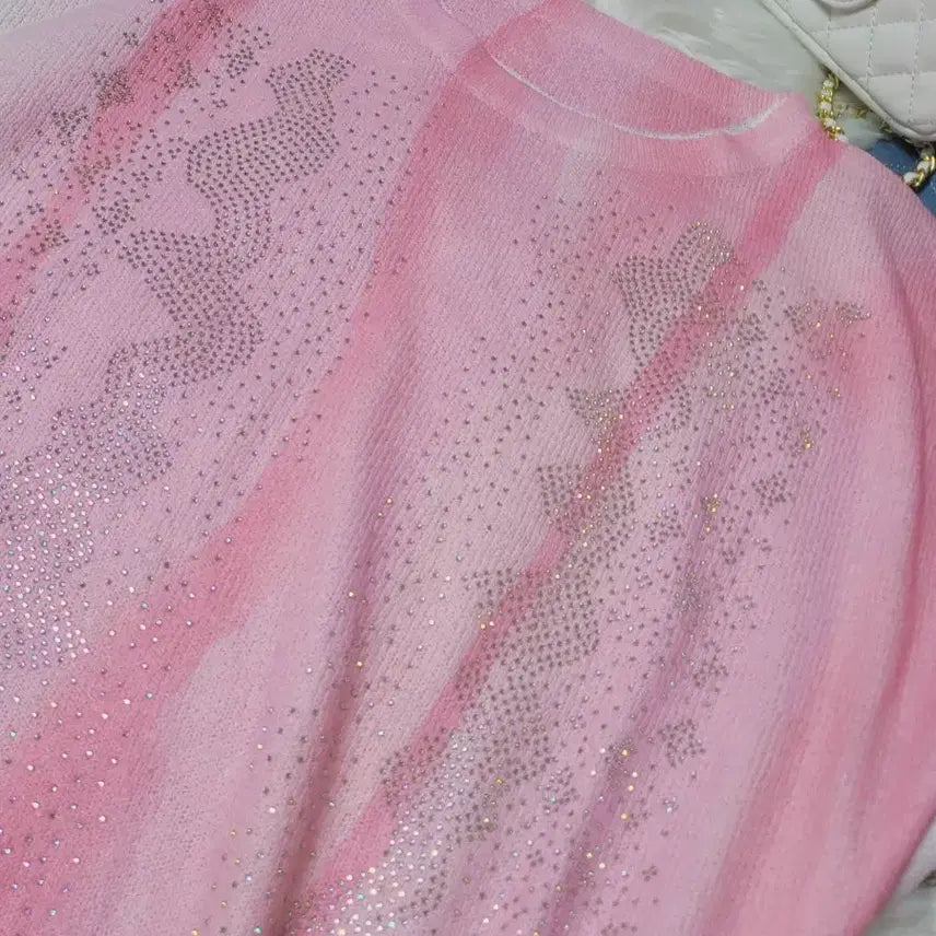 [BUNJANG] Pink Stone Embellished Knit T-shirt / 핑크 스톤 장식 니트 티셔츠
