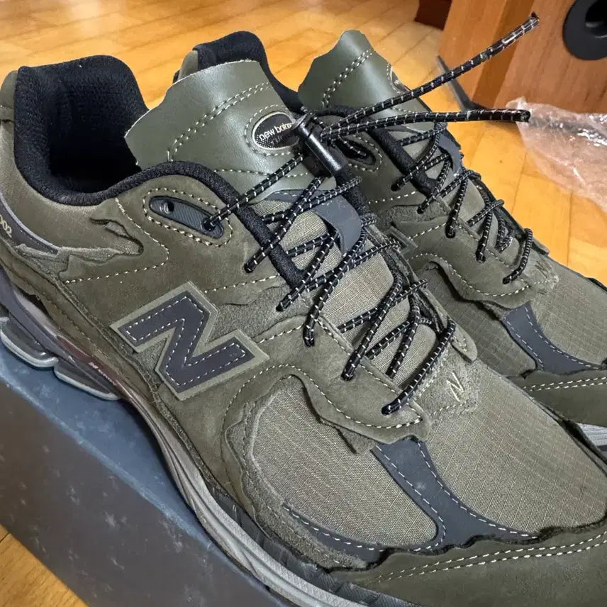 [BUNJANG] New Balance 2002RDN Protection Pack Sneakers / 뉴발란스 2002