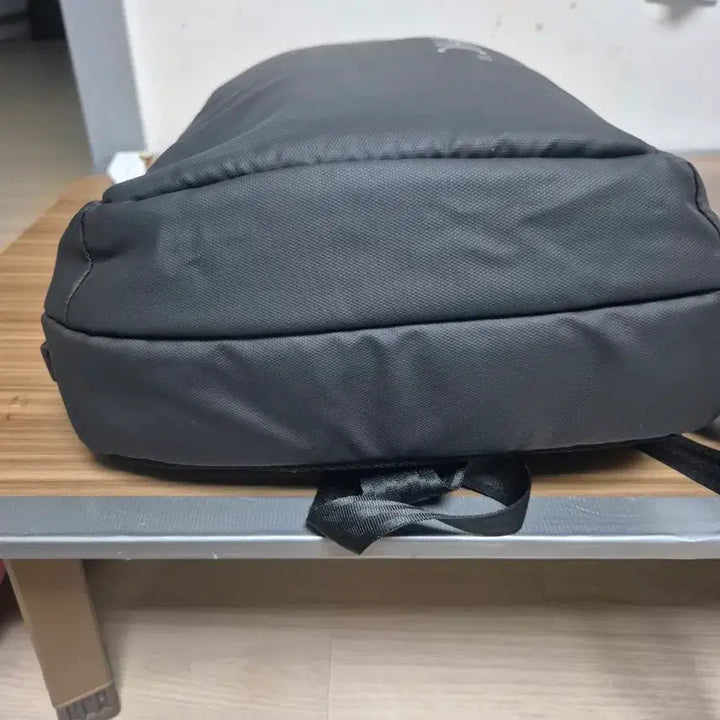 [BUNJANG] National Geographic Black Mesh Backpack / 내셔널지오그래픽 블랙 메쉬 가방
