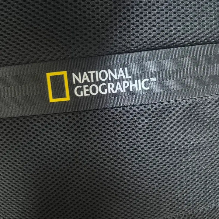 [BUNJANG] National Geographic Black Mesh Backpack / 내셔널지오그래픽 블랙 메쉬 가방
