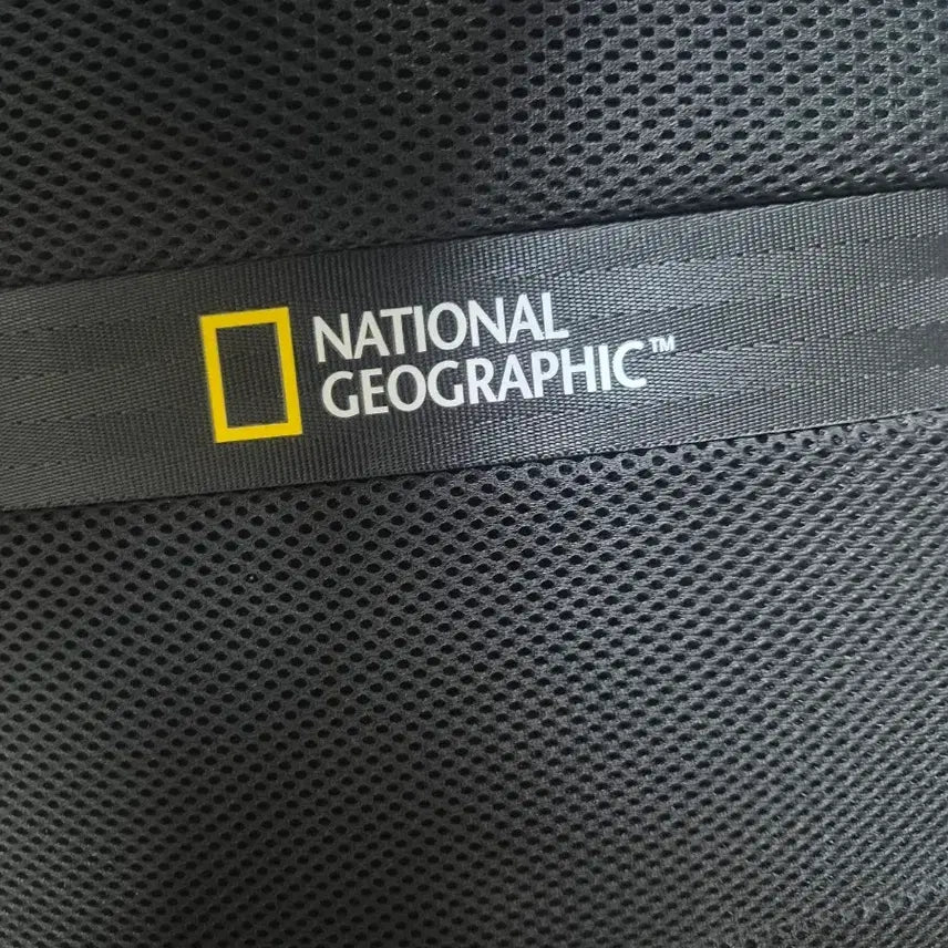 [BUNJANG] National Geographic Black Mesh Backpack / 내셔널지오그래픽 블랙 메쉬 가방