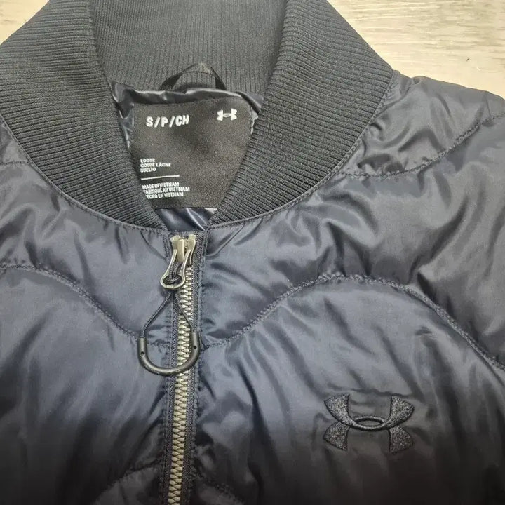 [BUNJANG] Under Armour Lightweight Down Padded Jacket (S) / 언더아머 경량 다운 패딩 s 사이즈