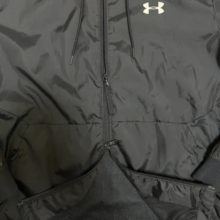 [BUNJANG] Under Armour Legacy Windbreaker (Black, LG) / 언더아머 남성 UA 레거시 윈드브레이커 LG