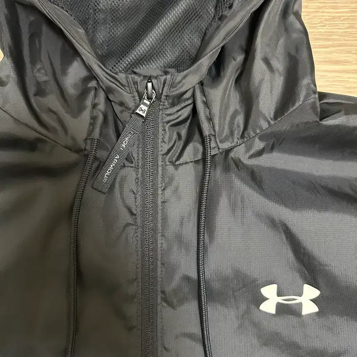 [BUNJANG] Under Armour Legacy Windbreaker (Black, LG) / 언더아머 남성 UA 레거시 윈드브레이커 LG