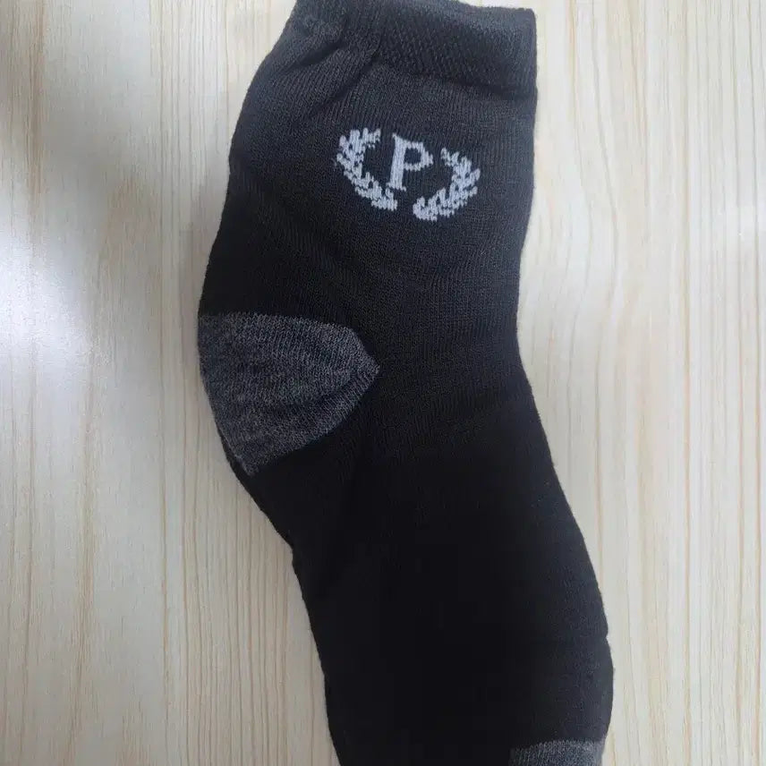 [SOLD OUT] P로고 [새상품] 남성 기능성 양말 100켤레 몽땅 드립니다 (가성비 끝