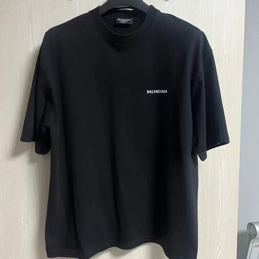 [SOLD OUT] [극미중고,정품] 발렌시아가 백로고 반팔 블랙