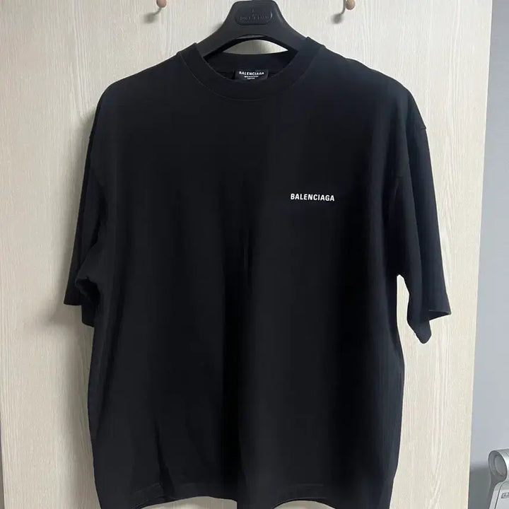 [SOLD OUT] [극미중고,정품] 발렌시아가 백로고 반팔 블랙