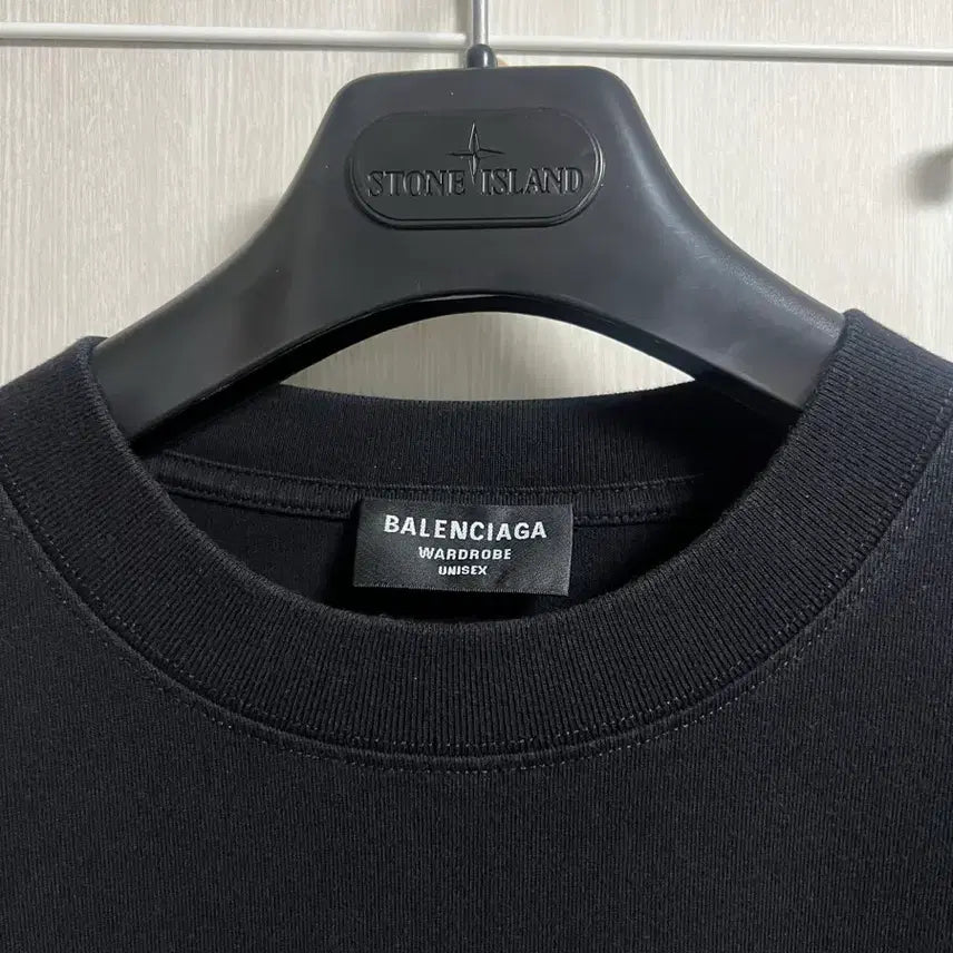 [SOLD OUT] [극미중고,정품] 발렌시아가 백로고 반팔 블랙