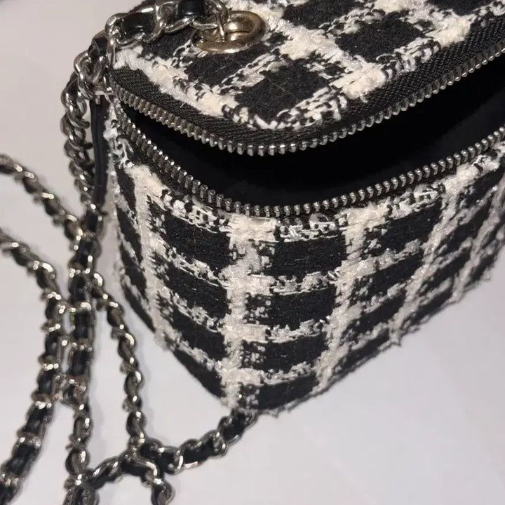 [BUNJANG] Tweed Black &amp; White Mini Chain Bag / 트위드 블랙 화이트 미니백 체인백