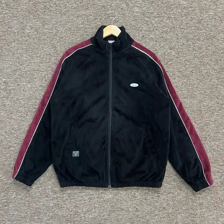[BUNJANG] Mischief Velboa Track Top Black / 미스치프 벨보아 트랙탑 블랙