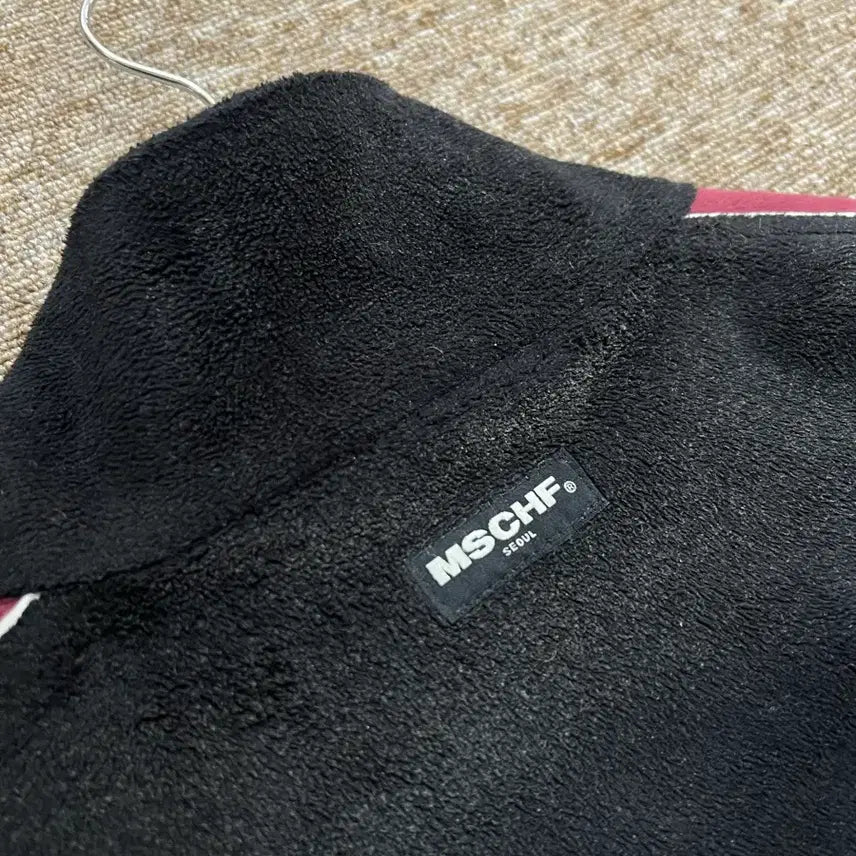 [BUNJANG] Mischief Velboa Track Top Black / 미스치프 벨보아 트랙탑 블랙