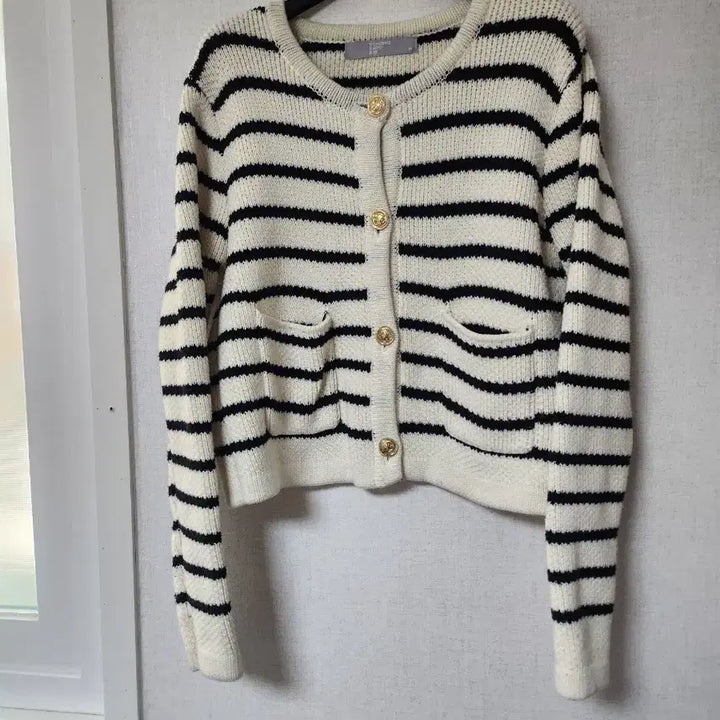 [BUNJANG] 8 Seconds Striped Gold Button Cardigan / 8세컨즈 스트라이프 금장 버튼 가디건