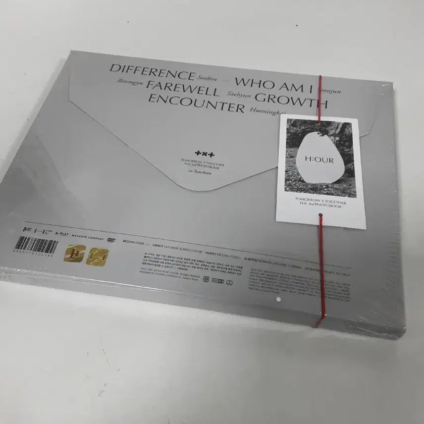 [BUNJANG] TXT Photobook (Sealed) / 투모로우바이투게더 포토북