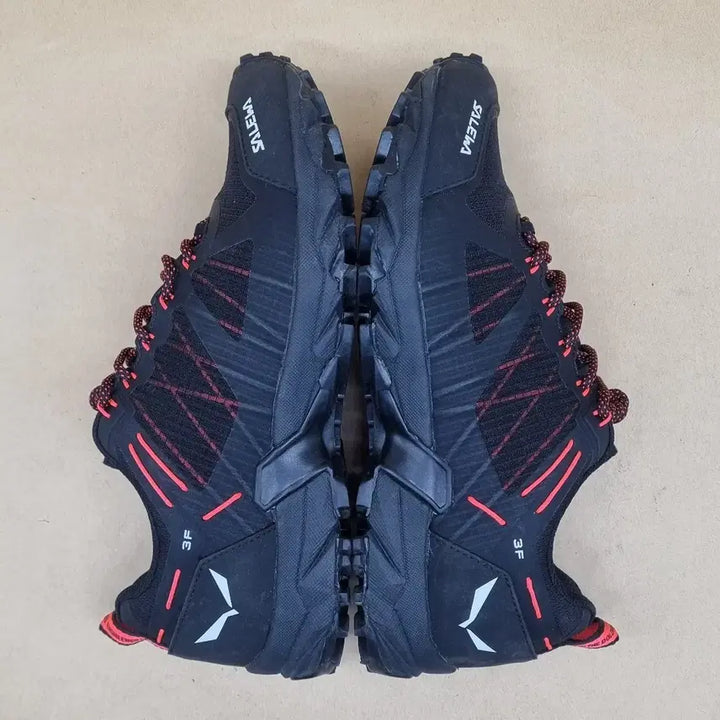 [BUNJANG] Salewa Wildfire Hiking Shoes / 살레와 와일드파이어 245