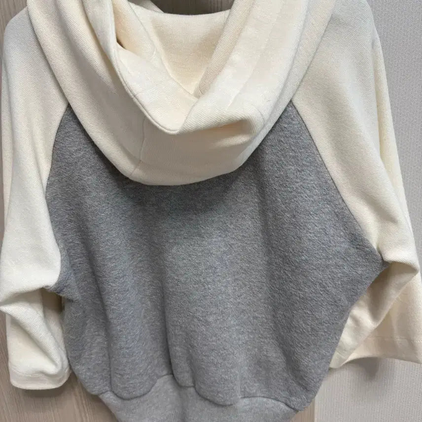 [SOLD OUT] [새상품] 한섬 마인 후드 니트 66