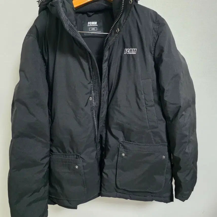 [BUNJANG] FCMM Basic Short Padded Jacket Black / [급처/L] FCMM 로고 베이직 숏패딩 블랙