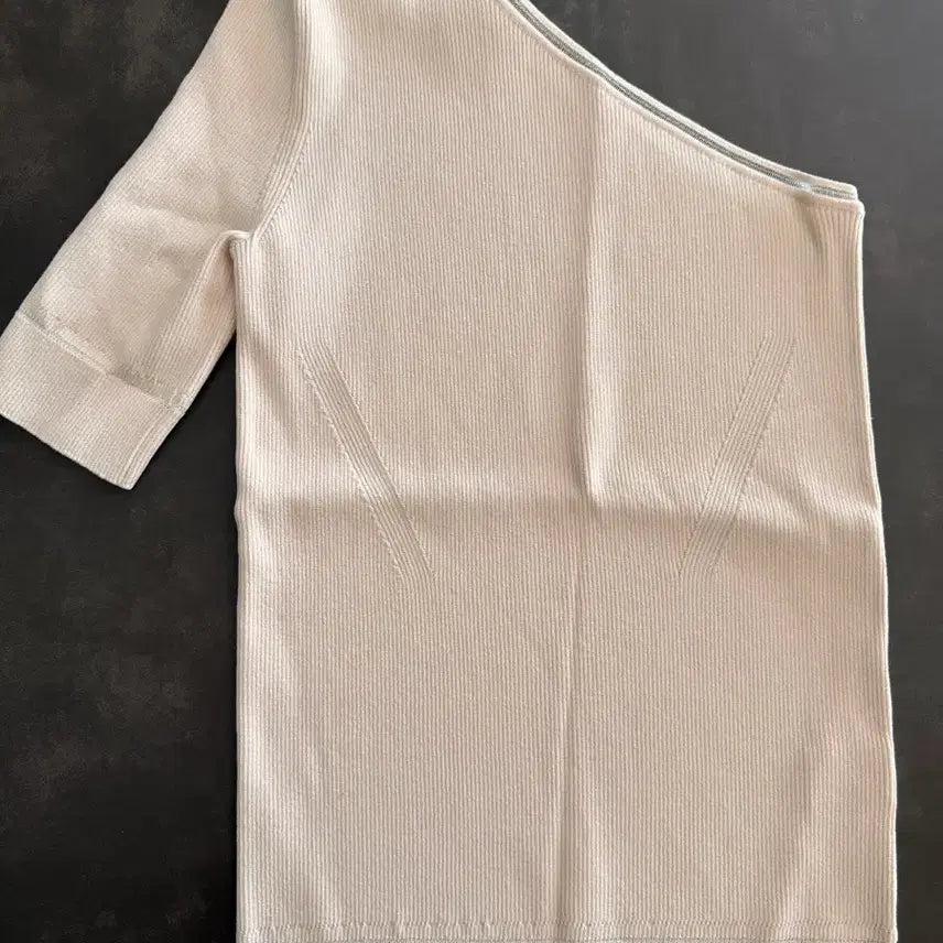 [BUNJANG] Time Knit Off-Shoulder Top / 타임 여성니트 여름 나시