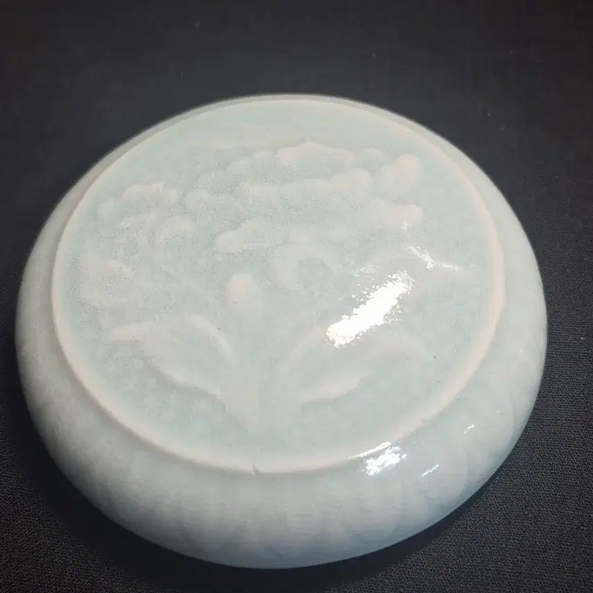 [BUNJANG] Celadon Porcelain Peony Engraved Cosmetic Case / 청자 목단 양각문 합 분합 화장기