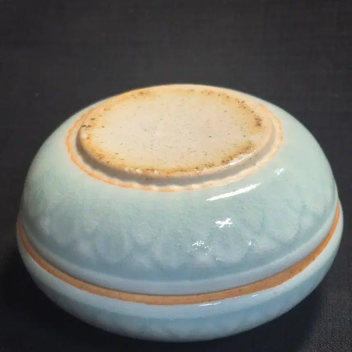 [BUNJANG] Celadon Porcelain Peony Engraved Cosmetic Case / 청자 목단 양각문 합 분합 화장기