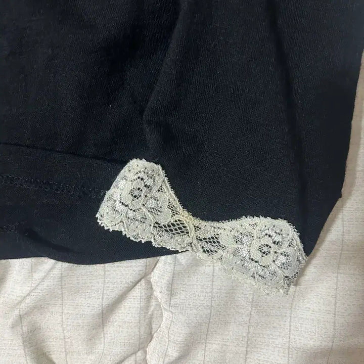[BUNJANG] Generic Lace T-shirt / 일빈 레이스 티셔츠