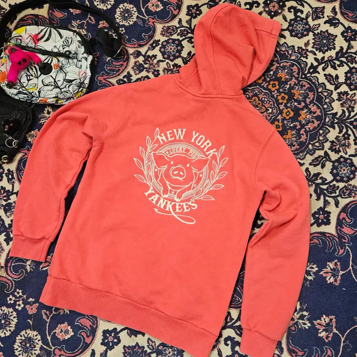[BUNJANG] MLB Yankees Lucky Pig Embroidered Pink Hoodie (Size 85) / 엠엘비(MLB) 양키즈 뉴욕 럭키 피그 자수 핑크 후드 티셔츠 85사이즈