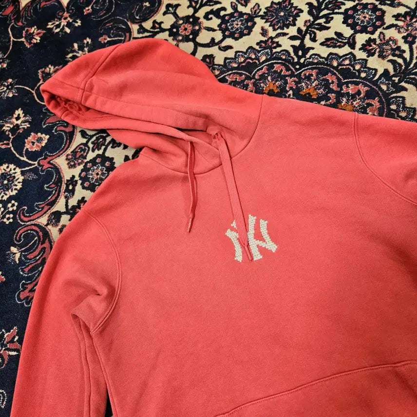 [BUNJANG] MLB Yankees Lucky Pig Embroidered Pink Hoodie (Size 85) / 엠엘비(MLB) 양키즈 뉴욕 럭키 피그 자수 핑크 후드 티셔츠 85사이즈