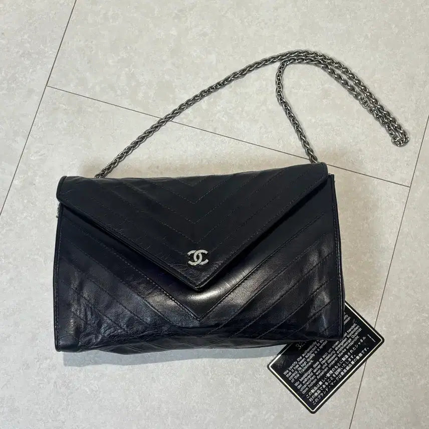 [SOLD OUT] 정품 샤넬 빈티지 쉐브론 블랙 체인백 3번대