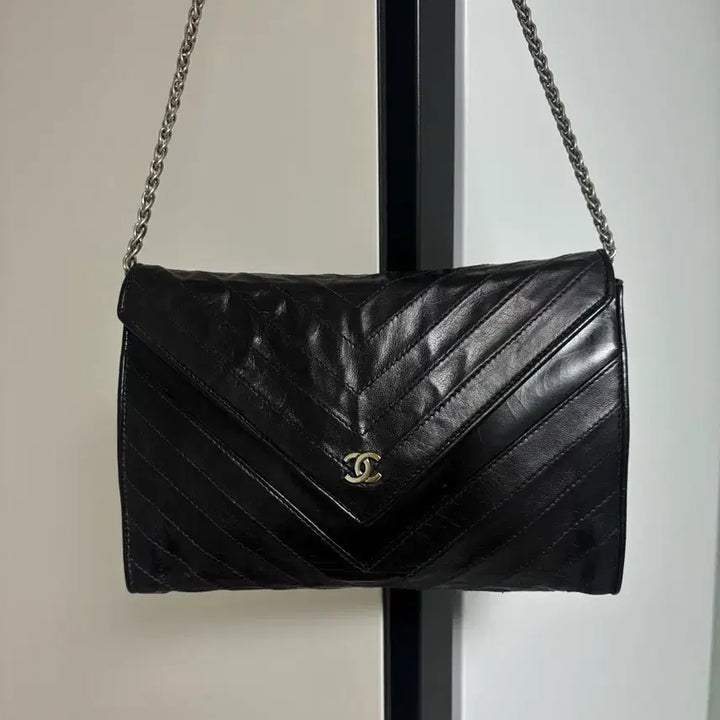 [SOLD OUT] 정품 샤넬 빈티지 쉐브론 블랙 체인백 3번대
