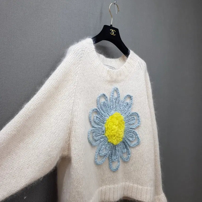 [BUNJANG] Tu es mon TRÉSOR 2022 Flower Mohair Knit Sweater / Tu es mon 2022  플라워 모헤어 니트 스웨터  F사이즈