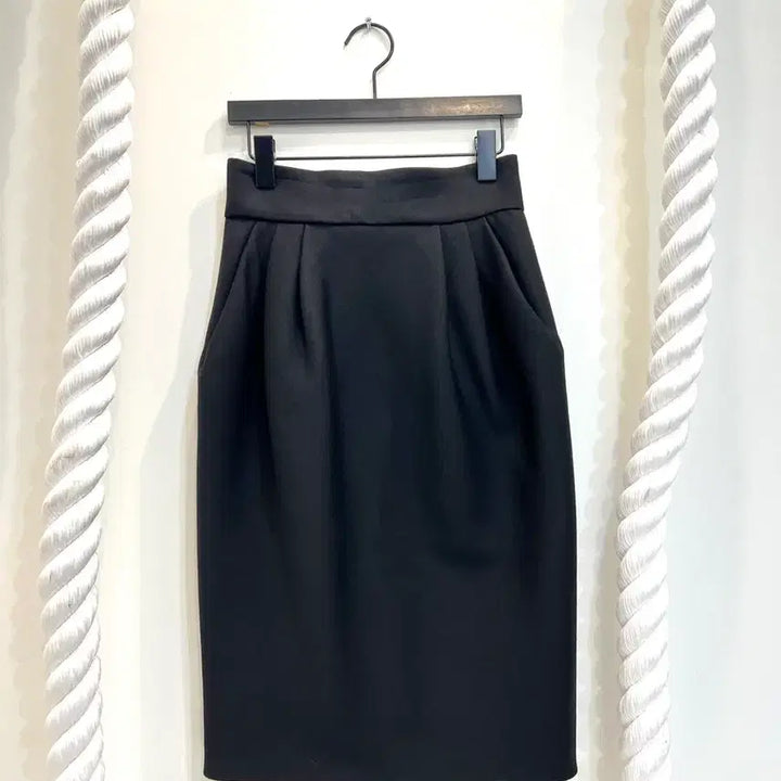 [BUNJANG] J MENDEL Black Pocket Skirt / 새상품 컨디션  프랑스 브랜드 J MENDEL 블랙 포켓 스커트2