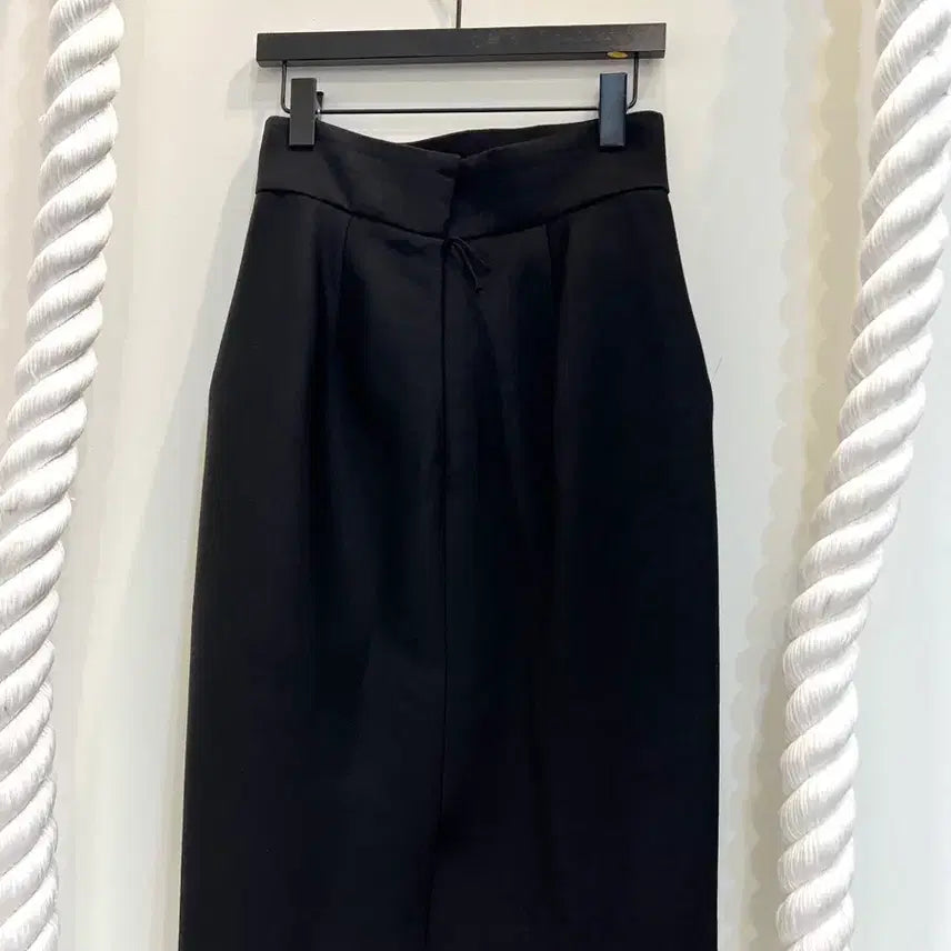 [BUNJANG] J MENDEL Black Pocket Skirt / 새상품 컨디션  프랑스 브랜드 J MENDEL 블랙 포켓 스커트2