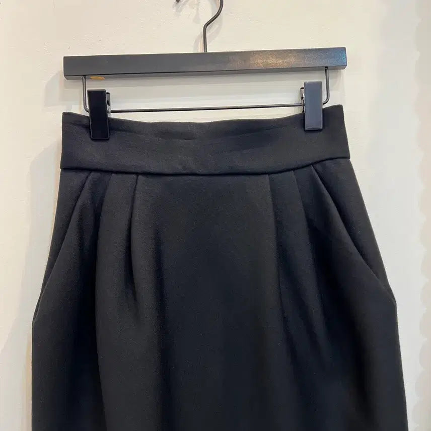 [BUNJANG] J MENDEL Black Pocket Skirt / 새상품 컨디션  프랑스 브랜드 J MENDEL 블랙 포켓 스커트2