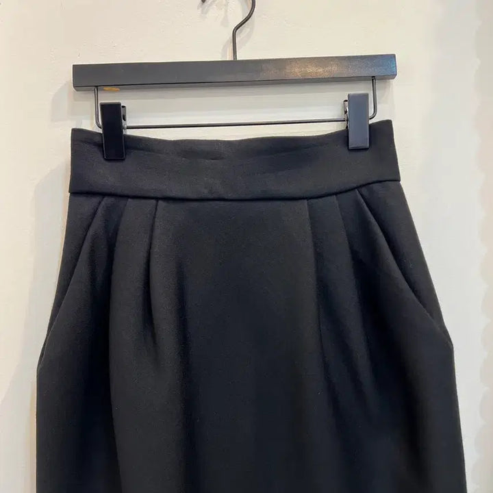 [BUNJANG] J MENDEL Black Pocket Skirt / 새상품 컨디션  프랑스 브랜드 J MENDEL 블랙 포켓 스커트2