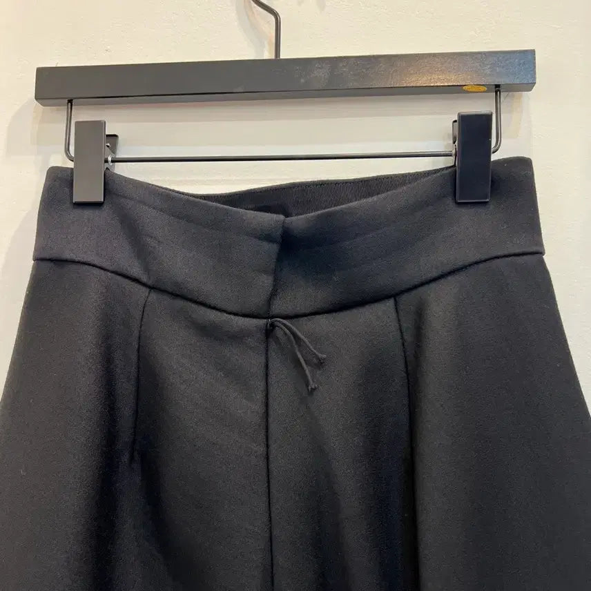 [BUNJANG] J MENDEL Black Pocket Skirt / 새상품 컨디션  프랑스 브랜드 J MENDEL 블랙 포켓 스커트2