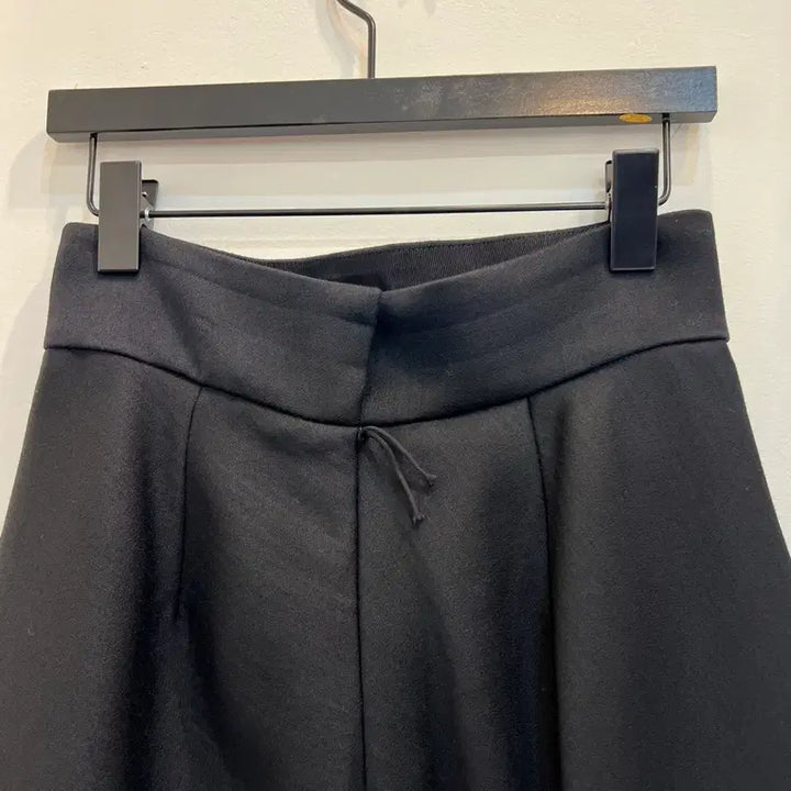 [BUNJANG] J MENDEL Black Pocket Skirt / 새상품 컨디션  프랑스 브랜드 J MENDEL 블랙 포켓 스커트2
