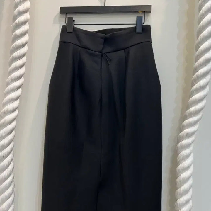 [BUNJANG] J MENDEL Black Pocket Skirt / 새상품 컨디션  프랑스 브랜드 J MENDEL 블랙 포켓 스커트2