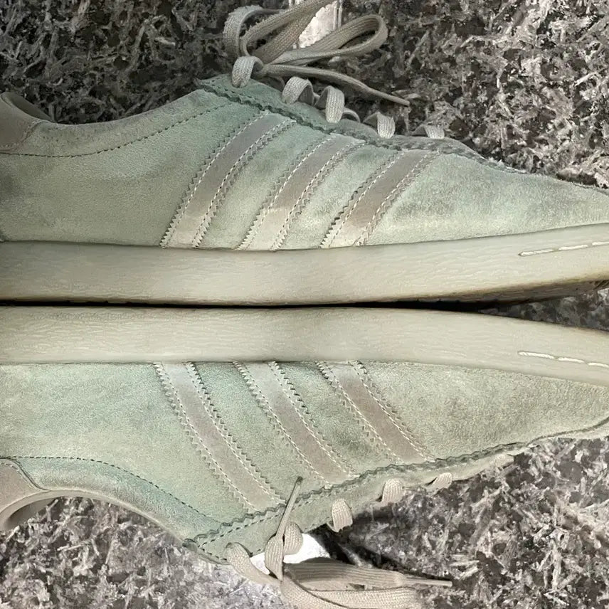 [BUNJANG] Tobaco Silver Green Pantone 235 Sneakers / 토바코 실버 그린 팬톤 라이트그린 235