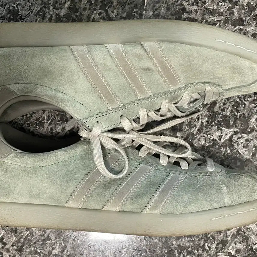 [BUNJANG] Tobaco Silver Green Pantone 235 Sneakers / 토바코 실버 그린 팬톤 라이트그린 235