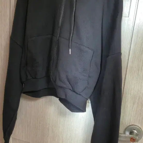 [SOLD OUT] 검정색 크롭 후드집업새상품
