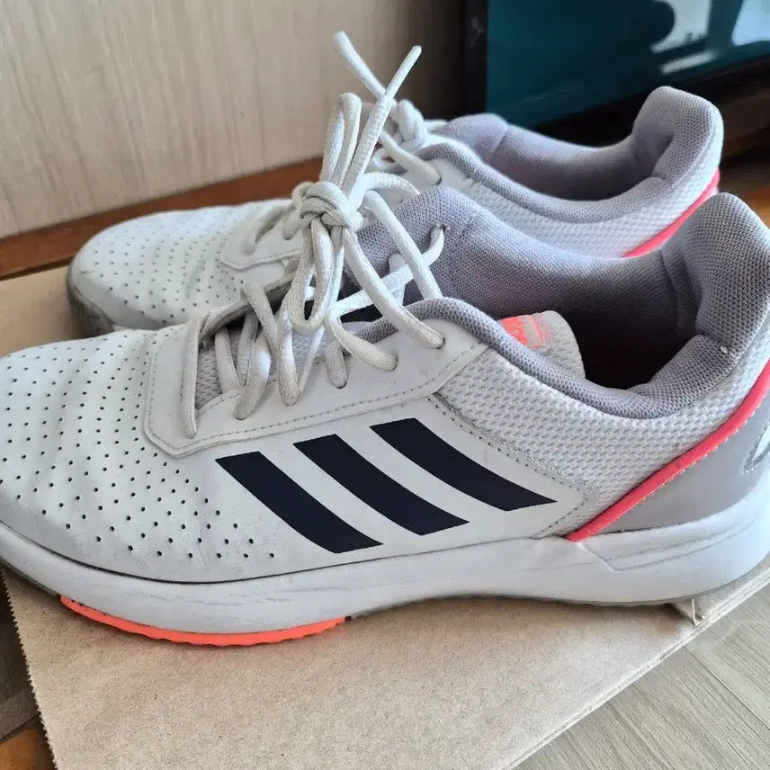 [BUNJANG] Adidas White Sneakers (Tennis) 265mm / 아디다스 흰색 운동화 (테니스 가능) 265mm