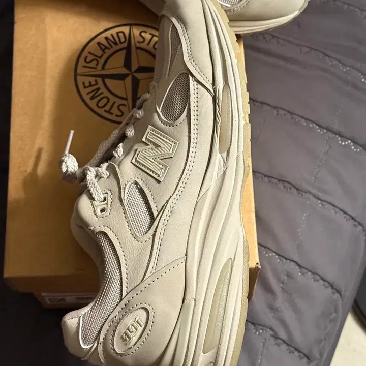 [SOLD OUT] 뉴발란스 x 스톤 아일랜드 991v2 UK 샌드