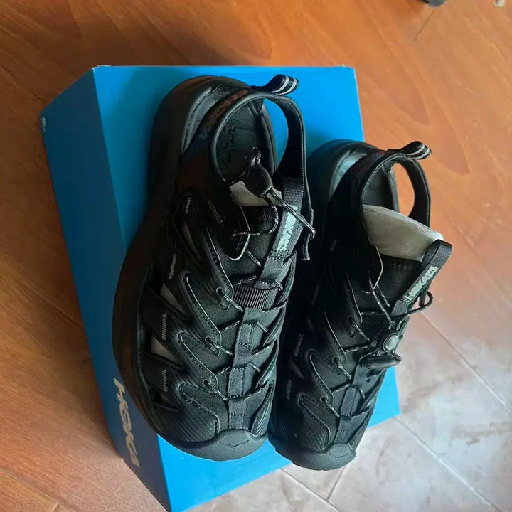 [BUNJANG] Hoka Hopara Black Castle Rock Sandals / (새상품)호카 호파라 블랙 캐슬 락 235mm