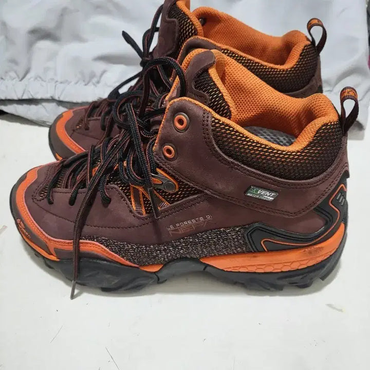 [BUNJANG] NEPA Unisex Hiking Boots Size 245 / 네파 등산화  245  남녀공용