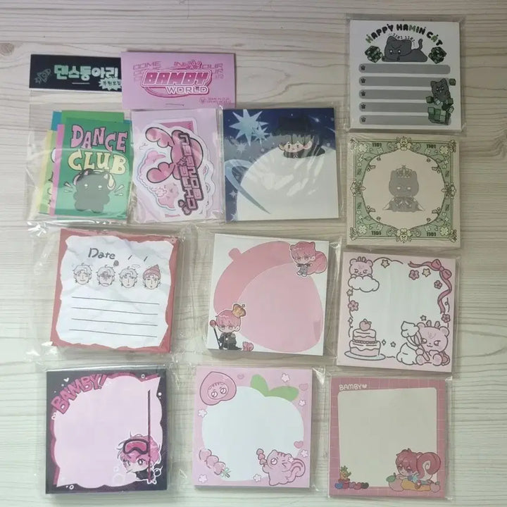 [BUNJANG] PLAVE Yejun Eunho Hamin Birthday Cafe Lucky Draw Acrylic Keychain, Pin Button, Badge / 플레이브 예준 은호 하민 생카 럭드 아크릴 키링 핀버튼 뱃지