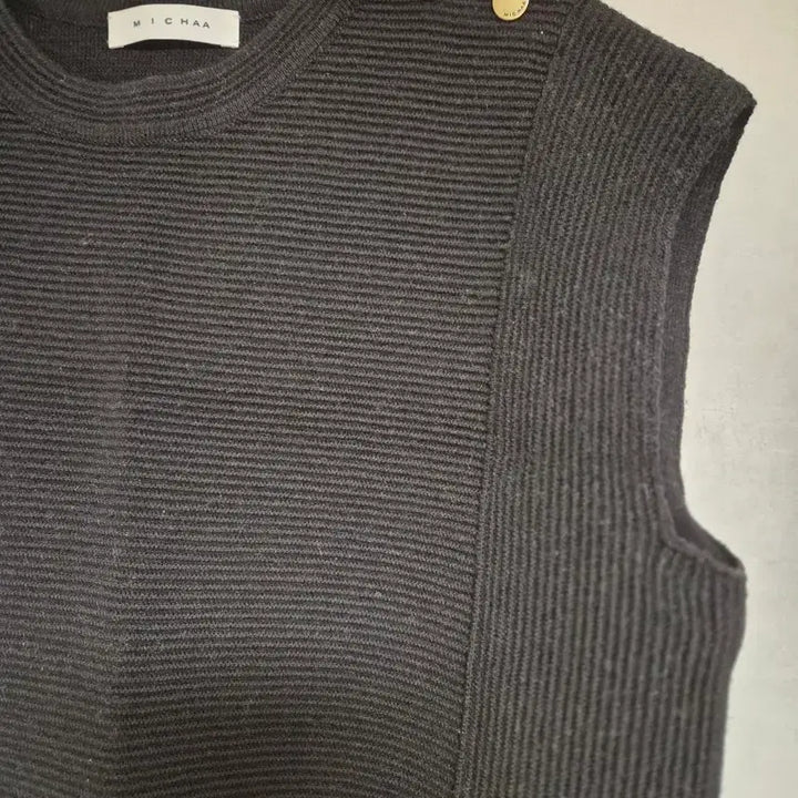 [BUNJANG] MICHAA 100% Wool Knit Vest / 미샤 모 니트 베스트