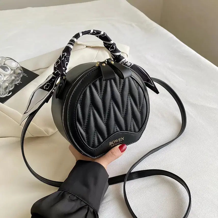 [BUNJANG] Black Quilted Round Shoulder Bag with Scarf / 블랙 퀼팅 라운드 숄더백 스카프포함