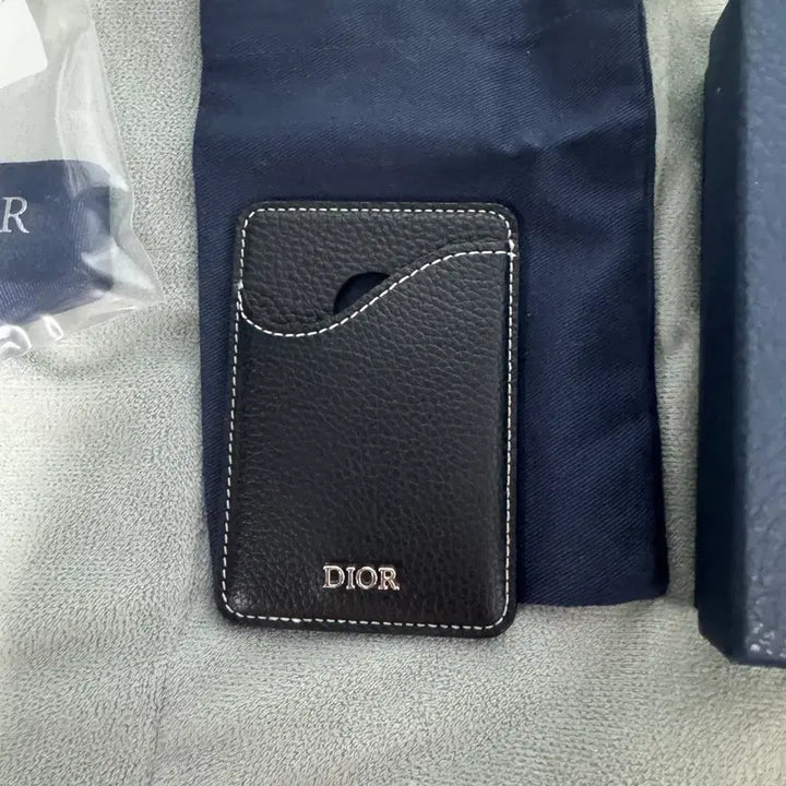 [BUNJANG] Dior Magsafe Magnetic Card Wallet / 디올 맥세이프 마그네틱 카드지갑 팝니다.