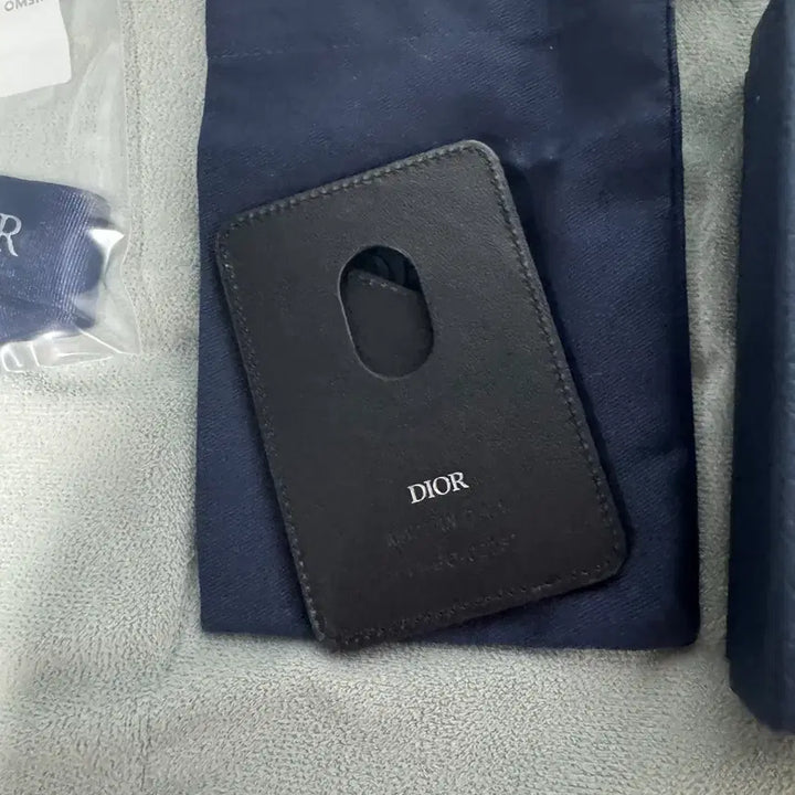 [BUNJANG] Dior Magsafe Magnetic Card Wallet / 디올 맥세이프 마그네틱 카드지갑 팝니다.